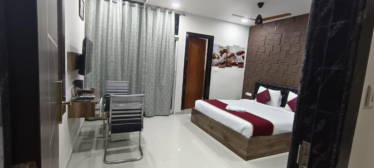 Hotel Vaishnavi Grand Miriālgūda Exteriér fotografie
