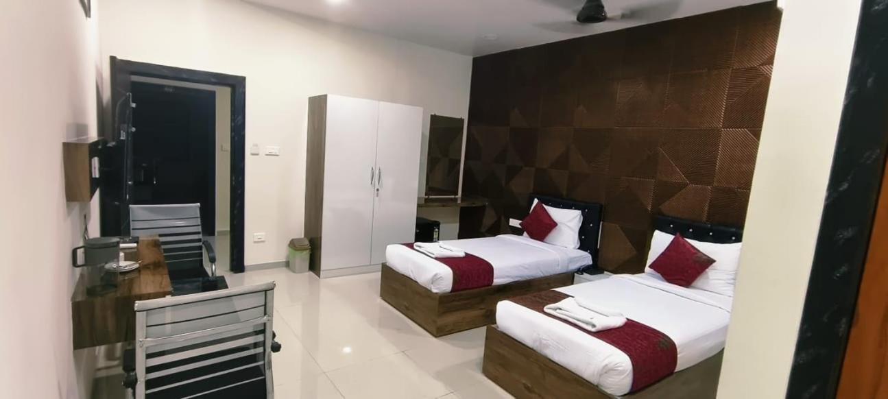 Hotel Vaishnavi Grand Miriālgūda Exteriér fotografie